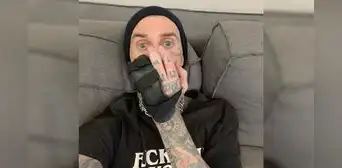Blink-182: Travis Barker pasará por una cirugía tras lesionarse el dedo previo a gira internacional Blink-182: Travis Barker pasará por una cirugía tras lesionarse el dedo previo a gira internacional