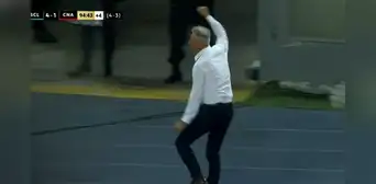 La euforia de Tiago Nunes: la corrida del brasileño tras el 5-1 de Corozo en la Libertadores La euforia de Tiago Nunes: la corrida del brasileño tras el 5-1 de Corozo en la Libertadores