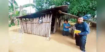 Lluvias intensas causan desbordes y derrumbes en el centro del país Lluvias intensas causan desbordes y derrumbes en el centro del país