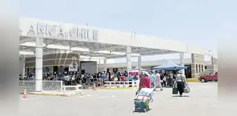 Chile militariza frontera para cerrar paso a migrantes de Perú Chile militariza frontera para cerrar paso a migrantes de Perú