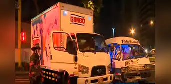 San Isidro: 3 heridos dejó un choque entre un camión furgón y una combi San Isidro: 3 heridos dejó un choque entre un camión furgón y una combi