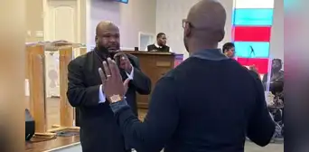 Pastor y feligreses frustran robo por medio de 'rezos': ladrones ingresaron en plena misa Pastor y feligreses frustran robo por medio de 'rezos': ladrones ingresaron en plena misa