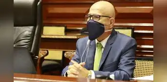 José Williams nombra a Javier Ángeles como nuevo oficial mayor del Congreso