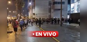 Marcha en Lima EN VIVO: Policía agrede con un palo a periodista de La República