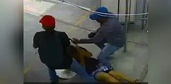¡Increíble! Comerciante fue asaltada frente a comisaría en Trujillo y le roban S/81.500 ¡Increíble! Comerciante fue asaltada frente a comisaría en Trujillo y le roban S/81.500