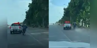 "Los están correteando": patrullero de la Policía embiste a motocicleta en Trujillo