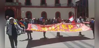 Docentes seguirán protestando pese a amenazas del ministro de Educación Docentes seguirán protestando pese a amenazas del ministro de Educación