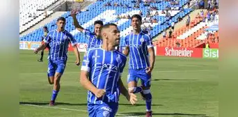 Godoy Cruz derrotó 2-0 a Racing: Paolo Guerrero solo jugó 30 minutos y no tuvo ocasiones de gol Godoy Cruz derrotó 2-0 a Racing: Paolo Guerrero solo jugó 30 minutos y no tuvo ocasiones de gol