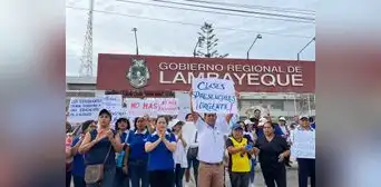 Chiclayo: alumnos y profesores protestan por no tener un colegio para estudiar Chiclayo: alumnos y profesores protestan por no tener un colegio para estudiar