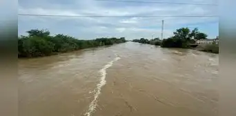 Intensas lluvias provocan el incremento del caudal del río La Leche en Lambayeque Intensas lluvias provocan el incremento del caudal del río La Leche en Lambayeque