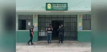 Mujeres utilizan a niña y bebé para robar en joyería en Piura Mujeres utilizan a niña y bebé para robar en joyería en Piura