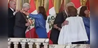 Mario Vargas Llosa: Patricia Llosa apareció en la condecoración al novelista con la Orden El Sol del Perú Mario Vargas Llosa: Patricia Llosa apareció en la condecoración al novelista con la Orden El Sol del Perú