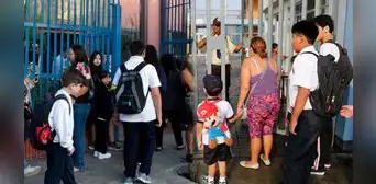 Evalúan postergar inicio de clases en Tumbes, Piura y Lambayeque por fuertes lluvias Evalúan postergar inicio de clases en Tumbes, Piura y Lambayeque por fuertes lluvias