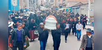 Tras entierro de soldados se reavivan protestas contra el Gobierno Tras entierro de soldados se reavivan protestas contra el Gobierno