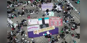 Mujeres marcharon contra la violencia y la desigualdad Mujeres marcharon contra la violencia y la desigualdad