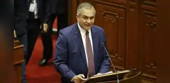 Ministro del Interior dice en el Congreso que no hubo represión pese a muertes en protestas Ministro del Interior dice en el Congreso que no hubo represión pese a muertes en protestas