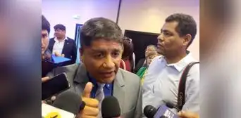 Alcalde de Arequipa es investigado por compra de 2 lujosas camionetas y otras propiedades Alcalde de Arequipa es investigado por compra de 2 lujosas camionetas y otras propiedades