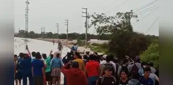 Reportan al menos 5 desaparecidos tras desborde del río La Leche en Lambayeque Reportan al menos 5 desaparecidos tras desborde del río La Leche en Lambayeque