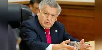 César Acuña suspende viaje al extranjero por emergencia de lluvias en La Libertad César Acuña suspende viaje al extranjero por emergencia de lluvias en La Libertad