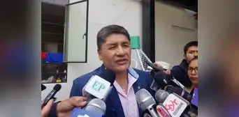 Alcalde de Arequipa pide disculpas y funcionaria es removida por show con strippers Alcalde de Arequipa pide disculpas y funcionaria es removida por show con strippers