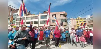 Quechuas se movilizan en solidaridad con aimaras Quechuas se movilizan en solidaridad con aimaras