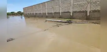 Río Reque se desbordó y dejó sin energía a más de 3500 usuarios en Lambayeque Río Reque se desbordó y dejó sin energía a más de 3500 usuarios en Lambayeque