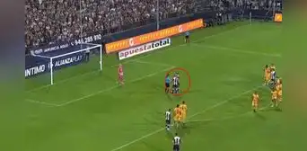 Sabbag besó a Andrade antes del penal: el gesto de buena suerte del delantero con el 'Rifle'