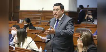 Congresista Soto justifica ingresos que percibe del Estado aludiendo que es "doctor en Derecho" Congresista Soto justifica ingresos que percibe del Estado aludiendo que es "doctor en Derecho"