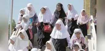 Irán: identifican a más de 100 sospechosos por envenenamientos de niñas