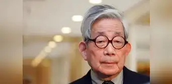 Kenzaburo Oé: Nobel japonés de literatura fallece a los 88 años Kenzaburo Oé: Nobel japonés de literatura fallece a los 88 años