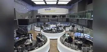 Bancos europeos caen más de 14% tras quiebra de Silicon Valley Bank en Estados Unidos