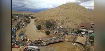 Habilitan pase peatonal en Casma tras colapso del puente Sechín