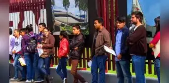 Empresas esperan contratar menos trabajadores hacia mitad de año Empresas esperan contratar menos trabajadores hacia mitad de año