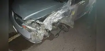 Familia sobrevivió a choque frontal contra taxi y chofer se da a la fuga en Tacna Familia sobrevivió a choque frontal contra taxi y chofer se da a la fuga en Tacna