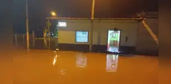 Desborde del río Piura provocado por intensas lluvias afecta a decenas de familias en la región