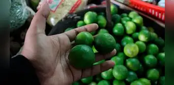 Kilo del limón se triplicó y se vende hasta S/15 en mercados de Tacna