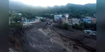 Deslizamiento deja 2 desaparecidos, graves daños y a distrito de Canchaque aislado en Piura Deslizamiento deja 2 desaparecidos, graves daños y a distrito de Canchaque aislado en Piura
