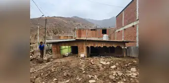 Ciclón Yaku: mujer damnificada por huaicos alumbra a bebé en refugio de Piura