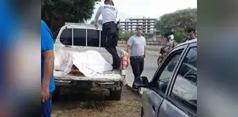 Taxista fallece cuando conducía su auto y delincuentes le roban sus pertenencias en Piura Taxista fallece cuando conducía su auto y delincuentes le roban sus pertenencias en Piura