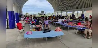 Damnificados siguen a la espera de ayuda humanitaria en Lambayeque Damnificados siguen a la espera de ayuda humanitaria en Lambayeque