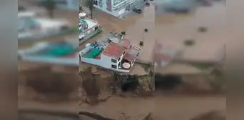 Punta Hermosa: casa de playa a punto de colapsar tras presencia de huaicos Punta Hermosa: casa de playa a punto de colapsar tras presencia de huaicos
