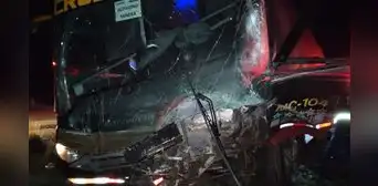 Accidente de tránsito entre bus y automóvil deja 5 fallecidos en Cusco Accidente de tránsito entre bus y automóvil deja 5 fallecidos en Cusco