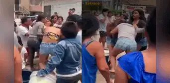 "Da miedo tomar": familias de Trujillo piden agua limpia y pelean en colas de camiones cisterna "Da miedo tomar": familias de Trujillo piden agua limpia y pelean en colas de camiones cisterna