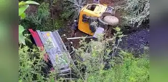 Despiste de volquete por intensas lluvias ocasiona muerte de chofer en La Libertad Despiste de volquete por intensas lluvias ocasiona muerte de chofer en La Libertad