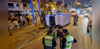 Comas: furgoneta arrolló y causó muerte de joven que ayudaba a su padre como soldador ambulante Comas: furgoneta arrolló y causó muerte de joven que ayudaba a su padre como soldador ambulante