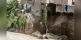 Río Rímac devora vivienda y enluta a una familia