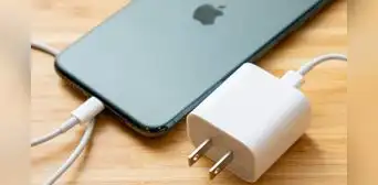 ¿Por qué cada vez más teléfonos vienen sin cargador ni auriculares en la caja?