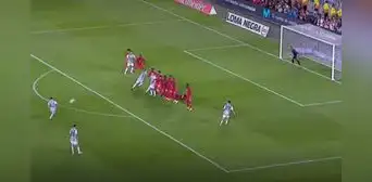 ¡Zurdazo y al ángulo! Messi anotó golazo de tiro libre en el estadio Monumental ¡Zurdazo y al ángulo! Messi anotó golazo de tiro libre en el estadio Monumental