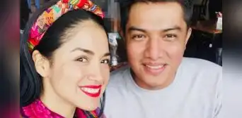 Katy Jara presume su amor en redes, pero confunden a su esposo con Leonard León: "Es igualito" Katy Jara presume su amor en redes, pero confunden a su esposo con Leonard León: "Es igualito"