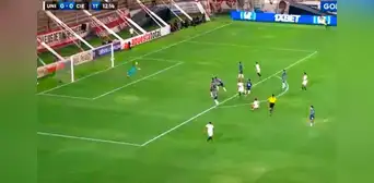 Emanuel Herrera marcó un golazo para Universitario tras 'tiki-taka' y jugadón de Piero Quispe Emanuel Herrera marcó un golazo para Universitario tras 'tiki-taka' y jugadón de Piero Quispe